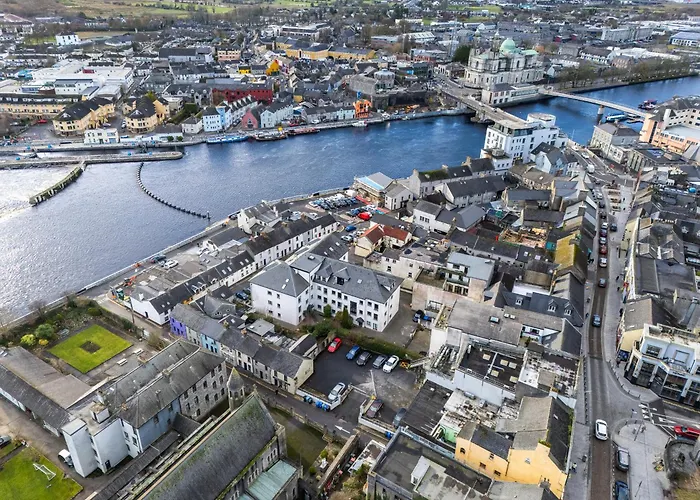 Shannon View Jungle House *